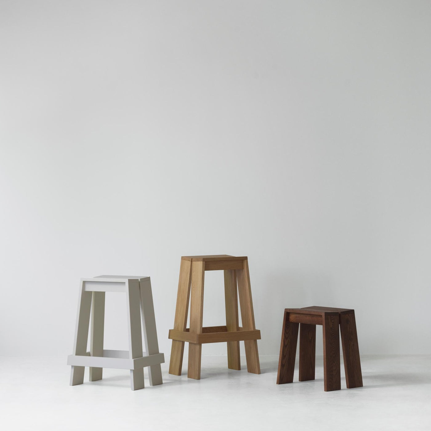  Analyzing image      2024_Let_Barstool_65cm_Light_Grey_Let_Barstool_75cm_Oak_Let_Stool_Brown_Stained_Ash #colour_light-grey